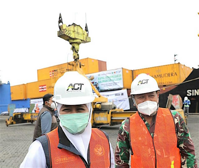 Jumat Negatif COVID-19, Sabtu Pagi Gubernur Khofifah Sudah Lepas Kapal Kemanusiaan ACT